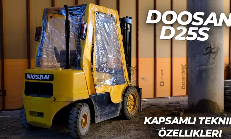 Doosan D25S forklift, 2.5 ila 3 ton arası yük taşıma kapasitesi ve sağlam yapısıyla endüstriyel işlerde kullanımı kolaylaştırır. Geniş uygulama alanları ve güçlü motor performansı, farklı sektörlerde verimliliği artırır. Operatörlere konfor sağlayarak işletmelerin işlerini daha etkili şekilde keşfetmelerini sağlar